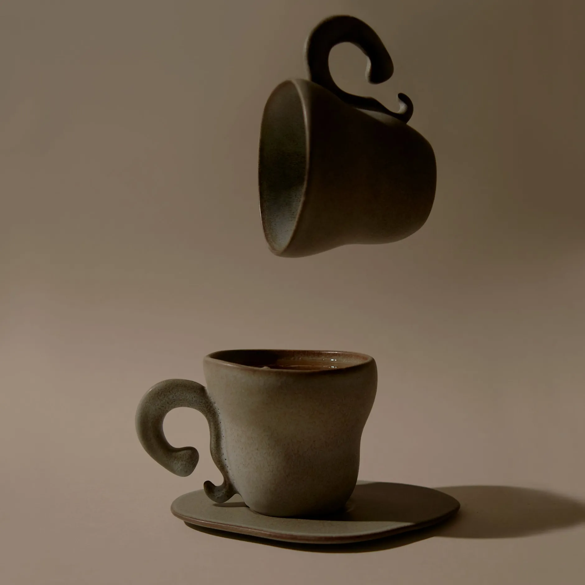 Anissa Kermiche Maison<Renversez Les Tasses De The (Gris Tachete De Rousseur Mat)