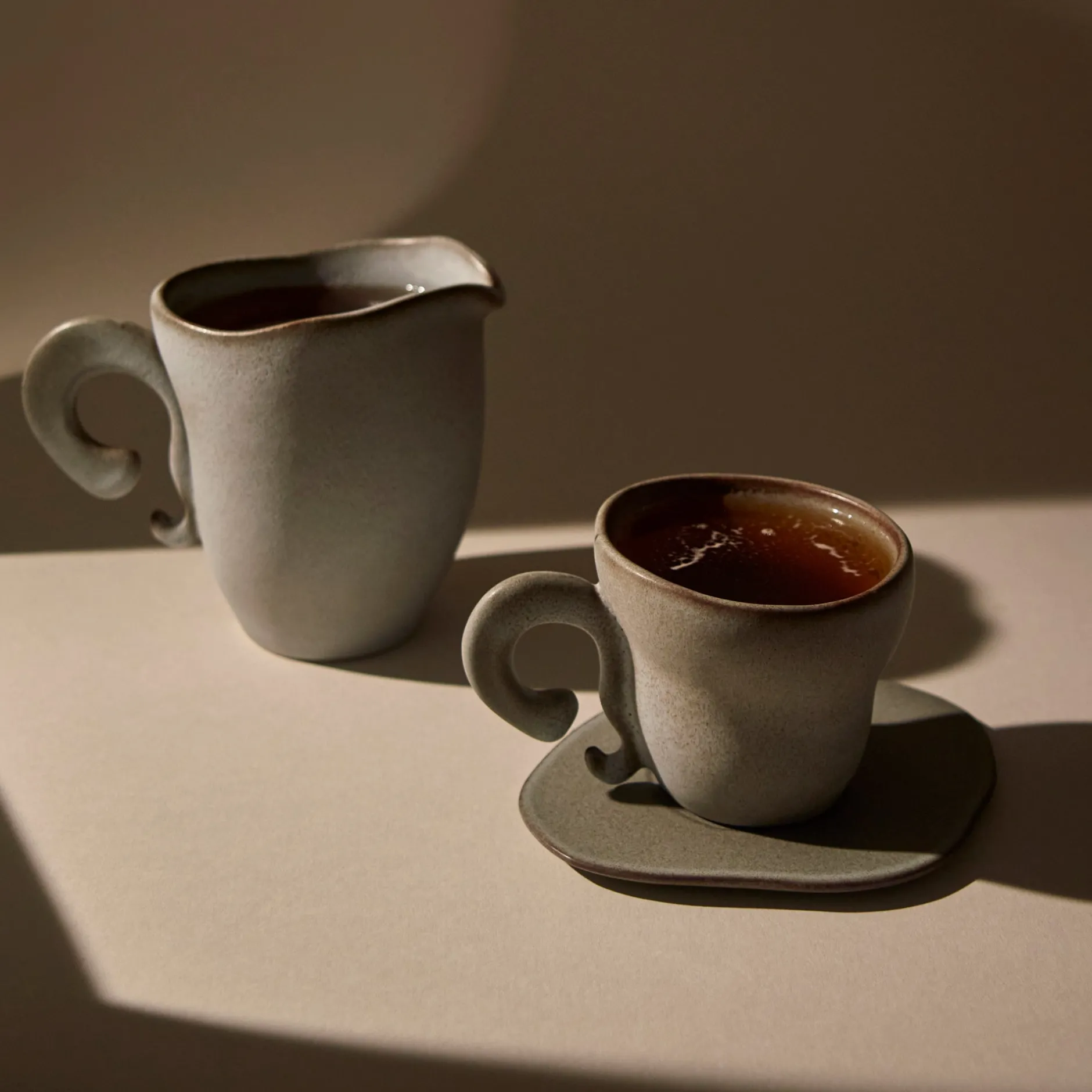 Anissa Kermiche Maison<Renversez Les Tasses De The (Gris Tachete De Rousseur Mat)